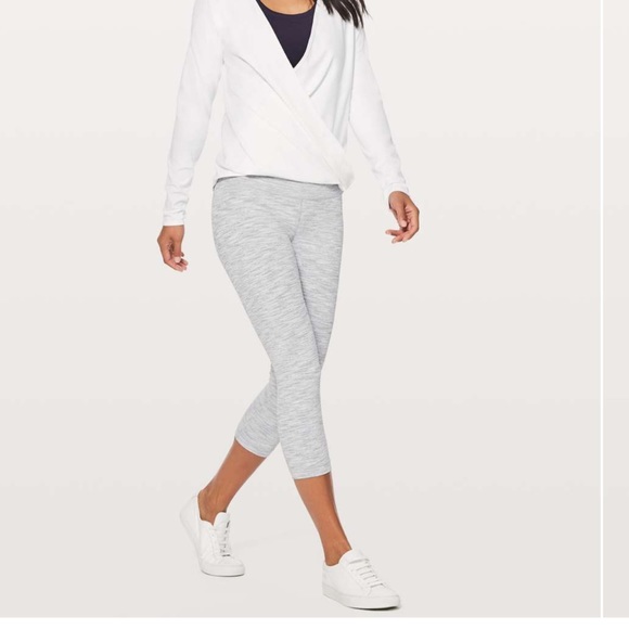 Lululemon Like New Lululemon Full Freedom Long Sleeve (size 6) - tag removed - Picture 2 of 8